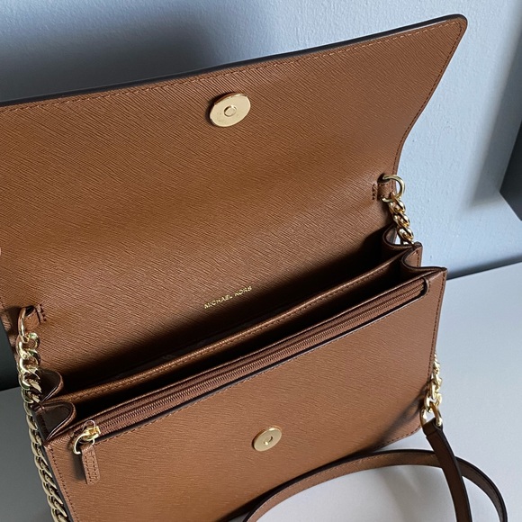 SOLD Michael Kors Daniela Safiano Crossbody - Picture 6 of 16